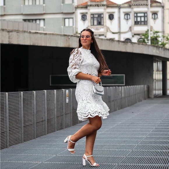 CHICWISH Endless Adoration White Crochet Mini Dress Long Sleeve Size L - Picture 7 of 11